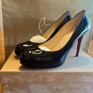 Christian Louboutin Black Pump 100 patent